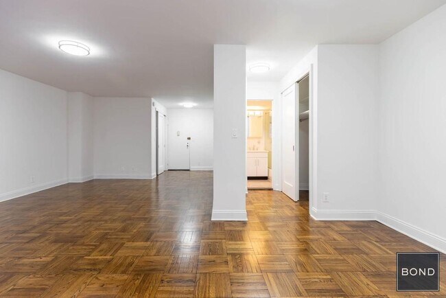 Building Photo - 405 E 56th St