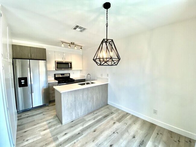 Foto del edificio - 750 N Inglewood Ave
