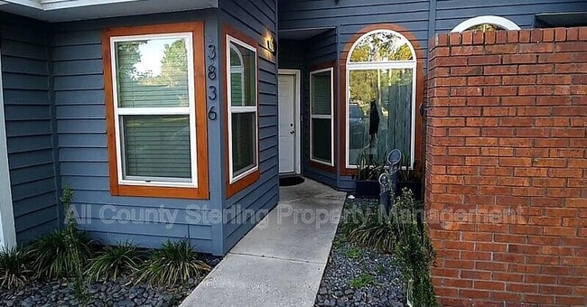 Building Photo - 3836 SW 30th Terrace