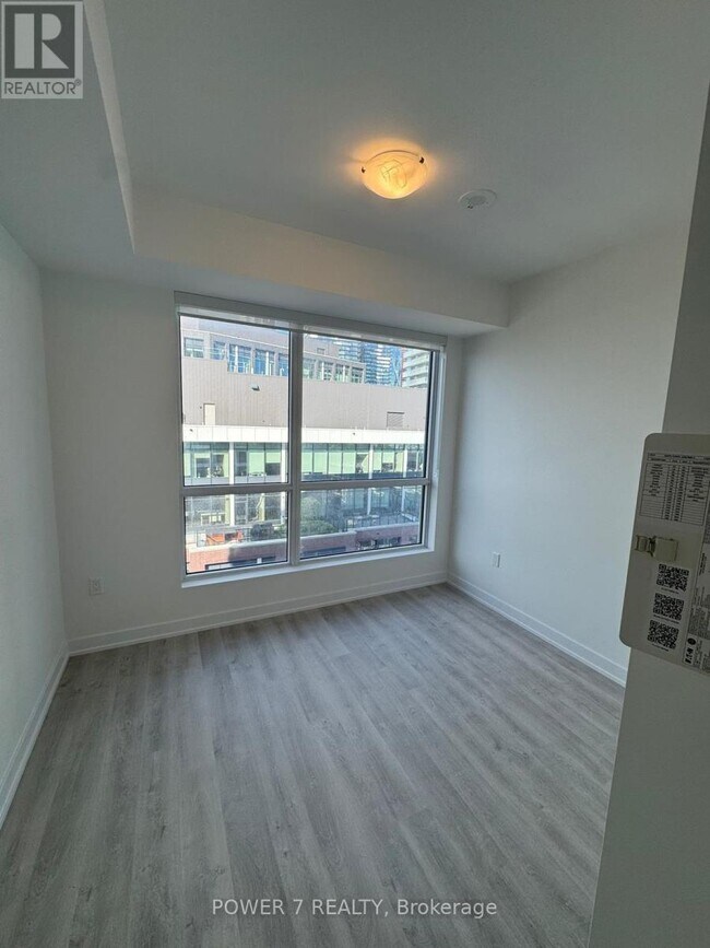 Building Photo - 15 Richardson St