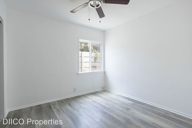 Building Photo - 1 br, 1 bath Apartment - 1502 Maple Street...