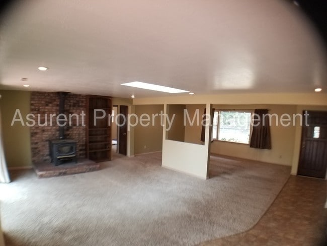 Building Photo - 7185 Crowfoot Rd