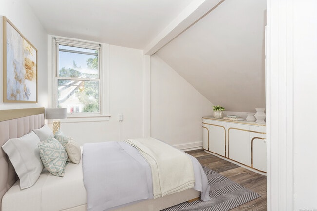 Building Photo - 11 Emerson St