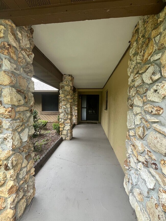Foto del edificio - Super Cute 3bd 2bath! FENCED IN YARD !