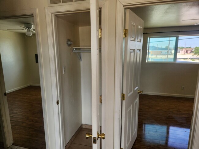 Foto del edificio - Ewing Property