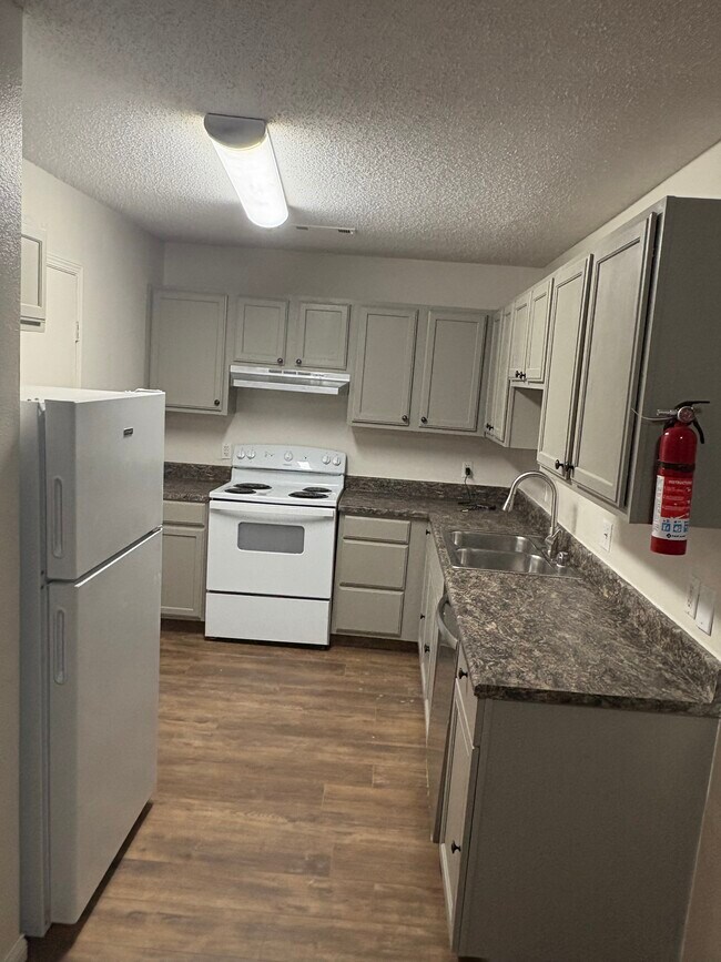 Foto 2 de la cocina - 2920 Dawn Ct