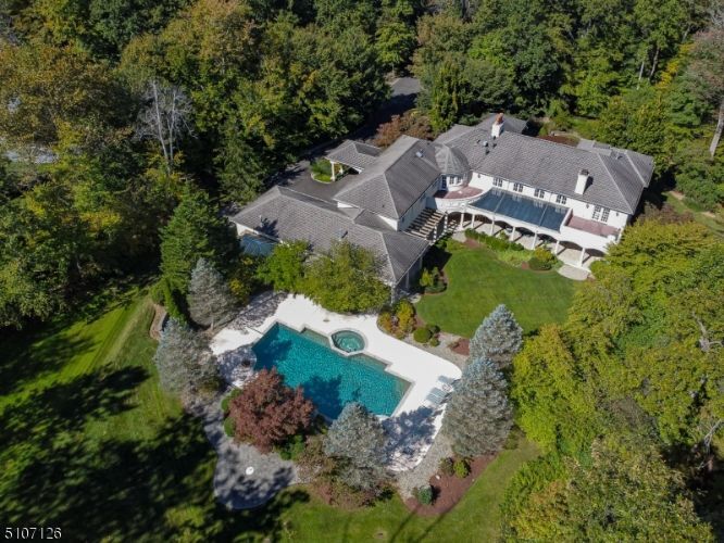 Primary Photo - 21 Stoningham Dr