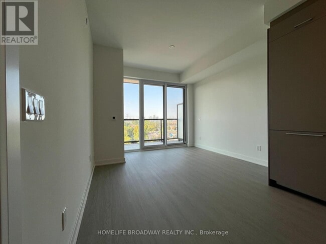Photo du bâtiment - 8188 Yonge St