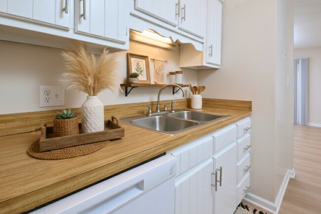 Foto del edificio - Collins Park Apartments