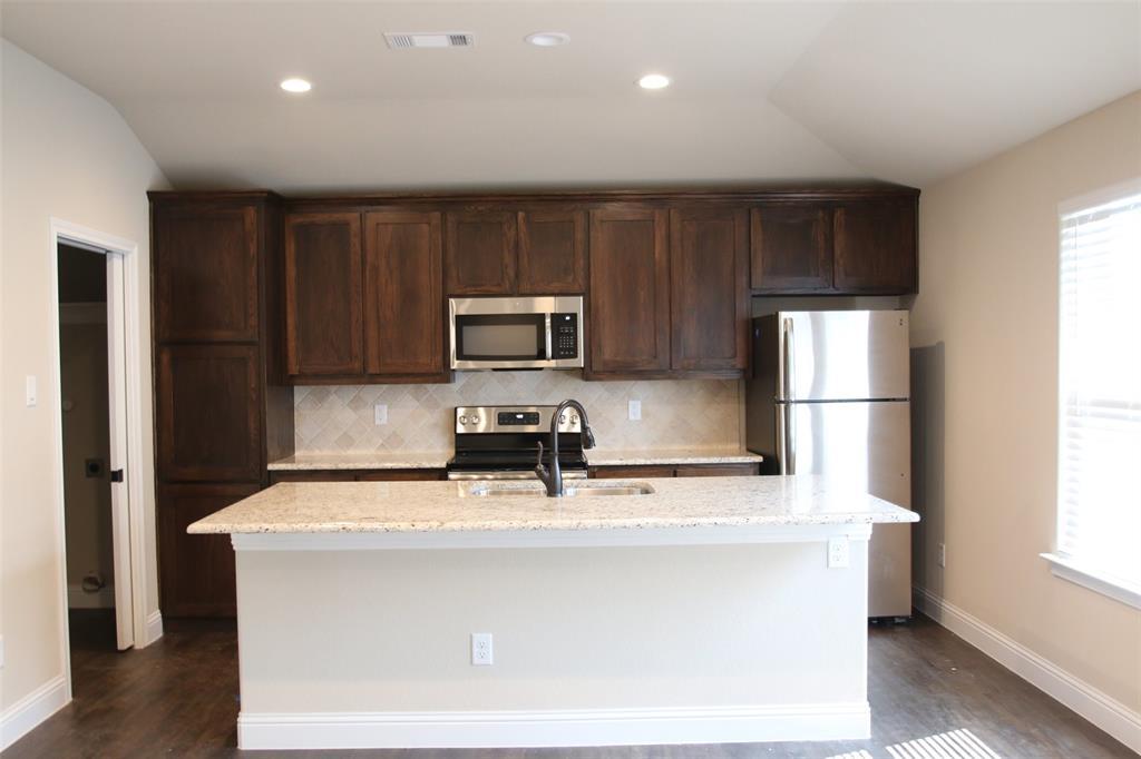 1324 White Sand Dr, Azle, TX 76020 Townhouse for Rent in Azle, TX