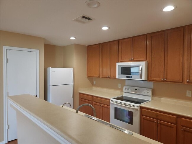 Building Photo - 273 Tower Dr