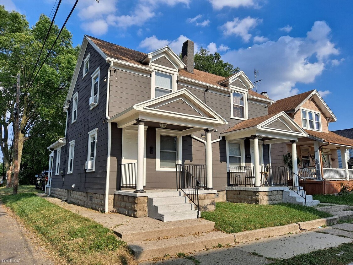 2 br, 1 bath Duplex 114 S Monmouth St Townhome Rentals in Dayton OH