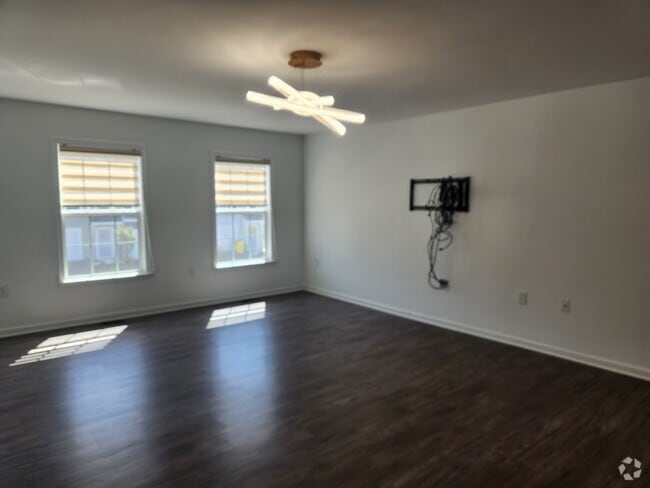 Brand new townhomes in Bridle Creek! 3 bedrooms 2 and a half baths. Its Smoke free - 47 Furlong Way