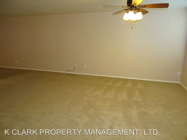 Building Photo - 4 br, 2.5 bath House - 153 HINGE CHASE