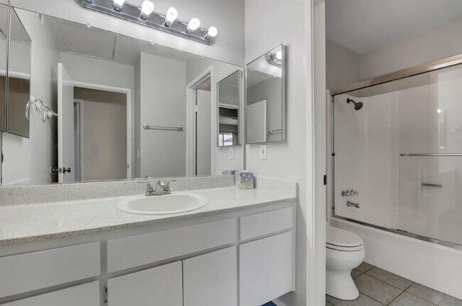 Building Photo - 10150 Peaceful Ct
