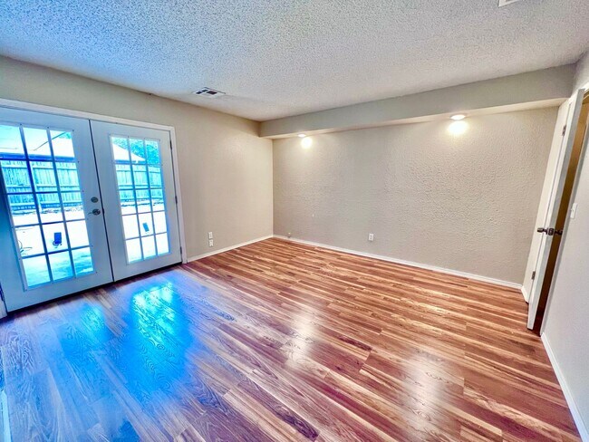 Foto del edificio - Looking for a house? We found you a HOME!