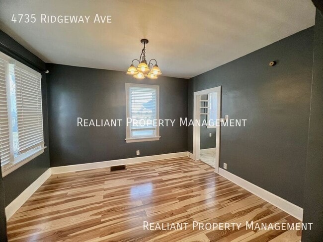 Foto del edificio - 4735 Ridgeway Ave