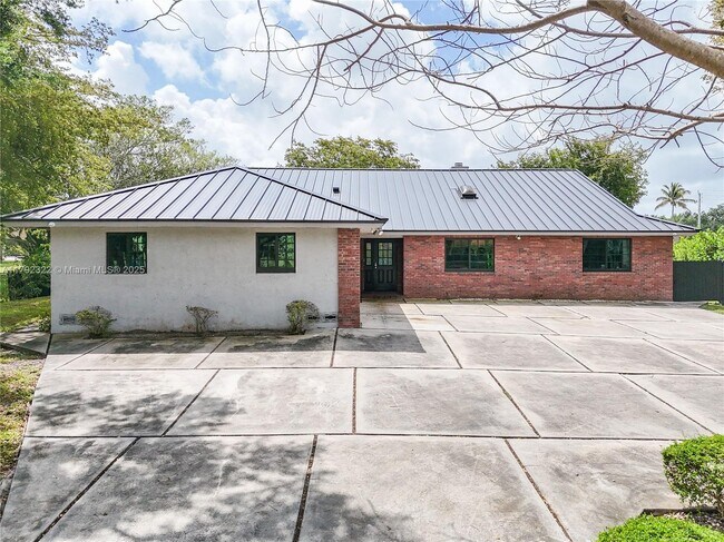Foto del edificio - 9620 NW 26th Ct