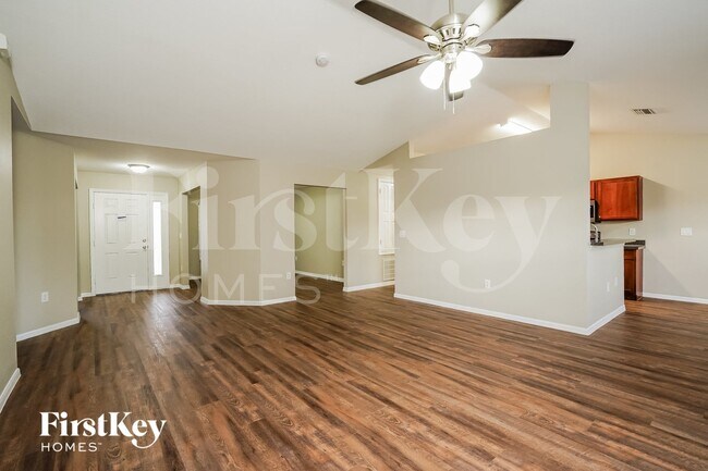 Foto del edificio - 2153 NW 18th Pl