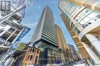 Building Photo - 15 Grenville St