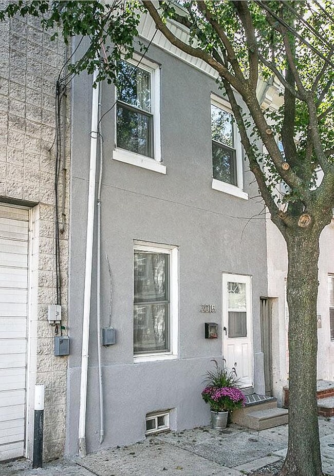 Front of home - 3015 Salmon St