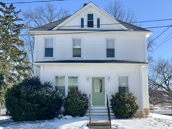 Building Photo - 14 Ringgold St