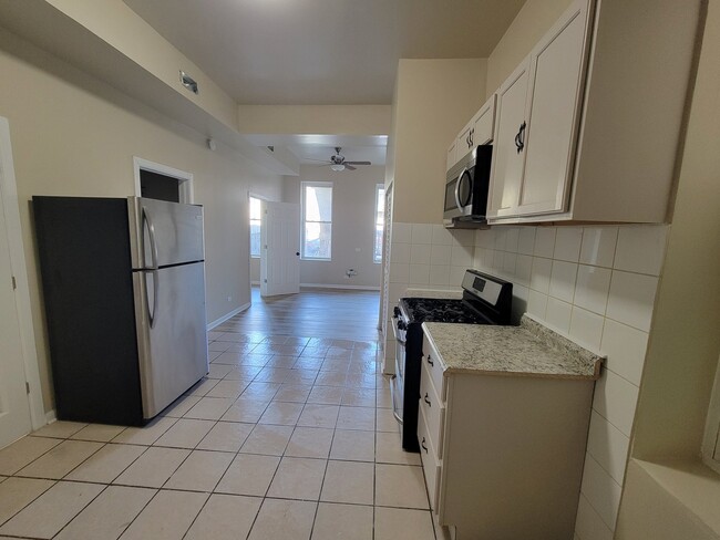 Photo - 1107 N Hermitage Ave Apartment