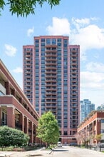 Building Photo - 330 N Jefferson St