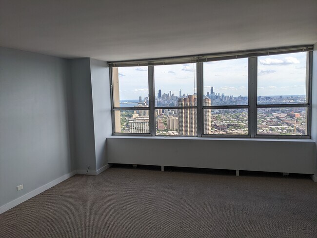 Foto del edificio - 655 W Irving Park Rd