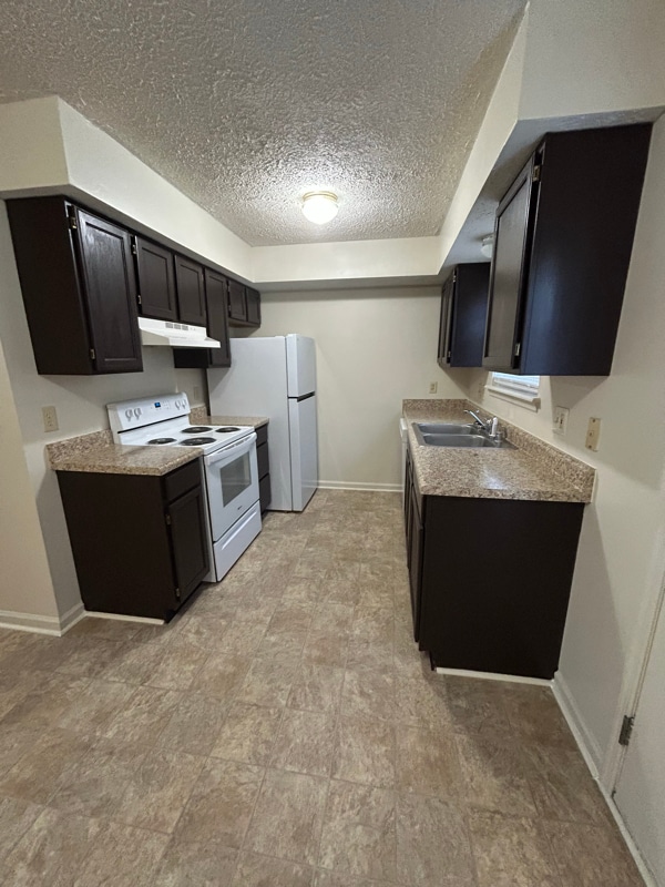 Building Photo - 105 O Roark Ave