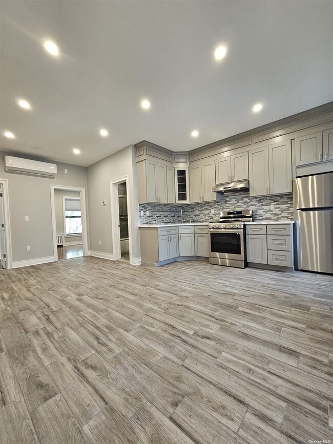 Building Photo - 41-10 20th Ave