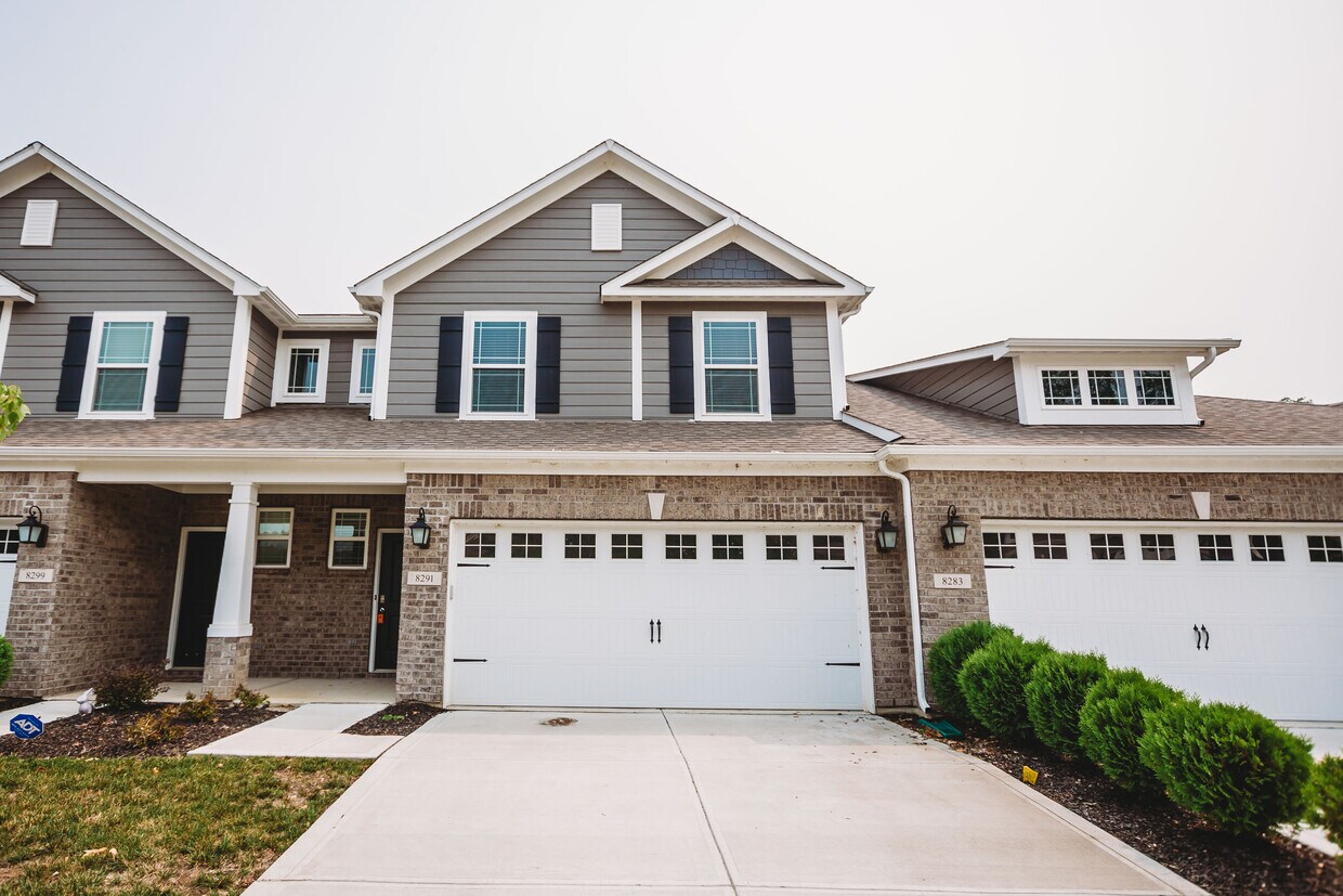 Foto principal - 8291 Glacier Ridge Dr