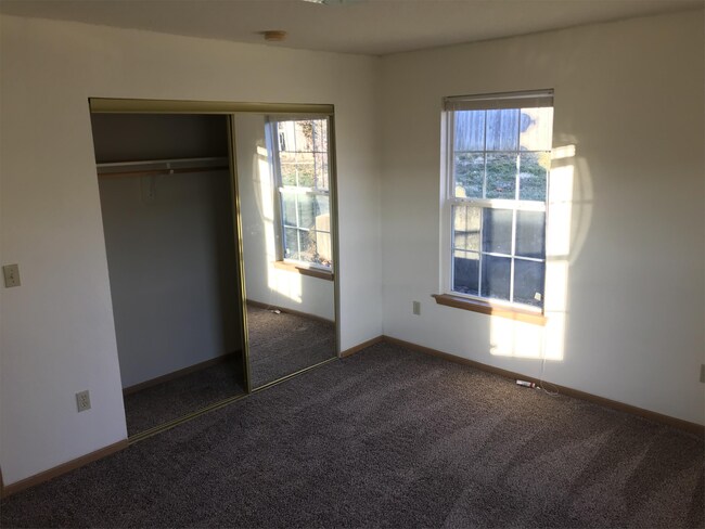 Foto del edificio - 714 Deerbrook Cir