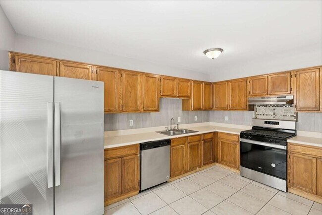 Building Photo - 3447 Kingswood Run