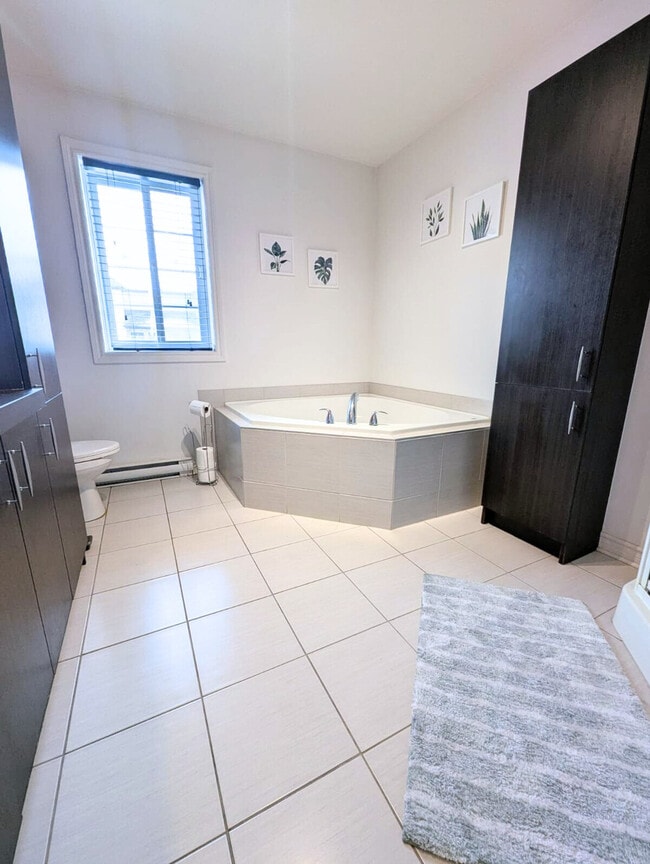 Building Photo - 5181 Rue Jacques-Plante