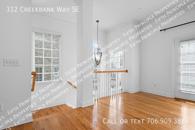 Building Photo - 312 Creekbank Way SE