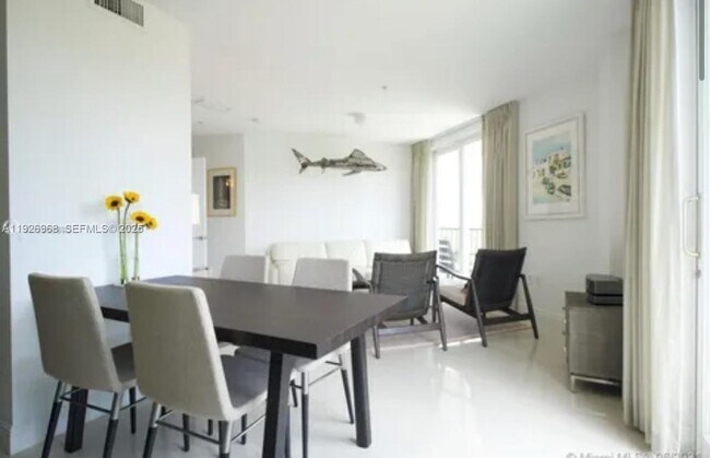 Foto del edificio - 2701 SW 3rd Ave