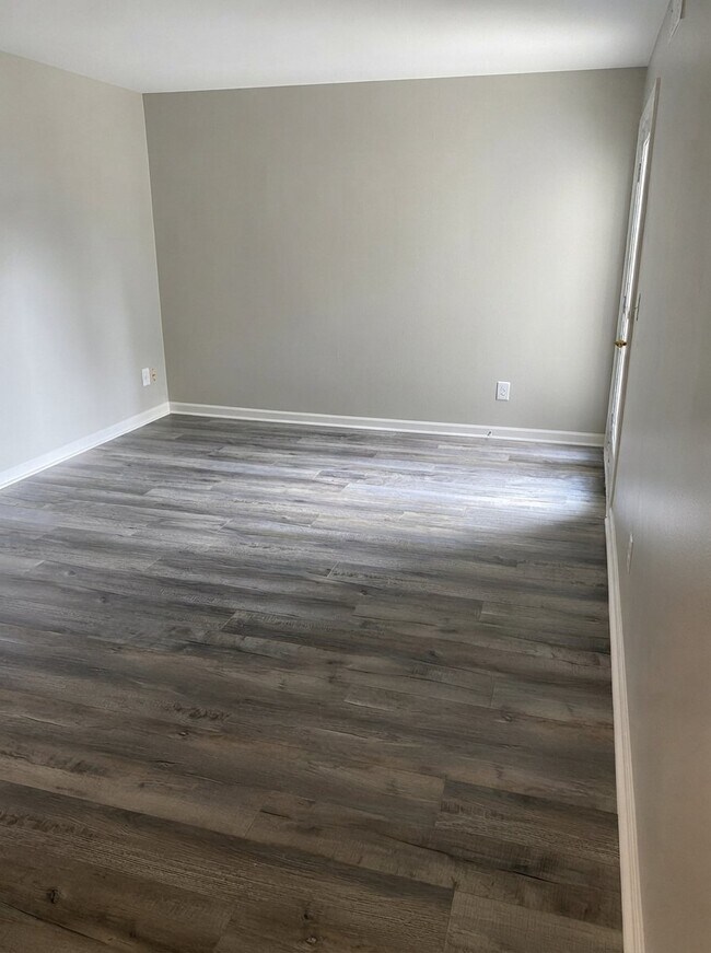 Building Photo - 1085 Merrimar Cir N