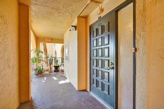 Foto del edificio - 755 Dotterel Rd