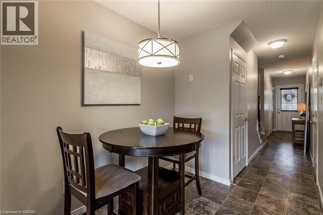 Photo du bâtiment - 508 Beaumont Cres