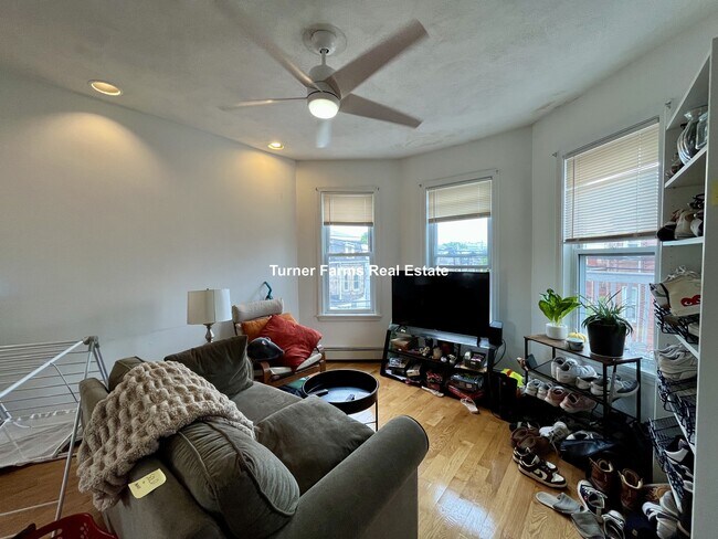 Foto del edificio - 58 Mansfield St