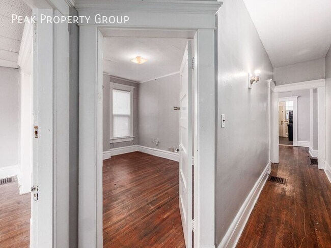 Building Photo - 127 E 12th Ave