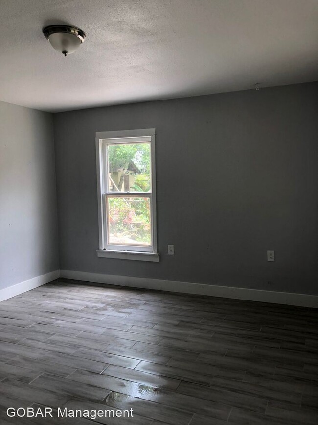 Building Photo - 2 br, 1 bath House - 4555 Laredo St