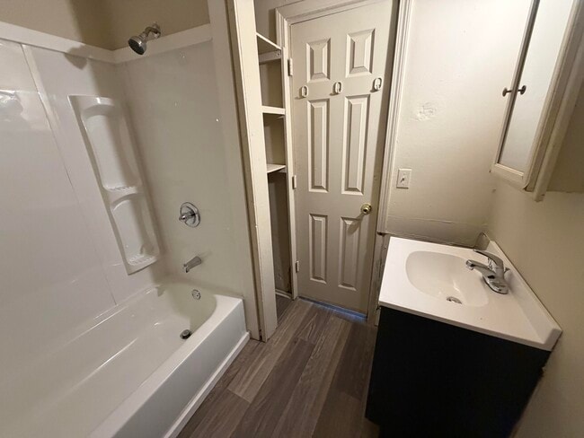 Foto del edificio - 601 Woodbury-W