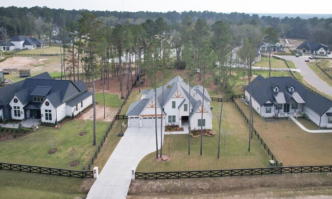 Building Photo - 21359 Monarch Dr