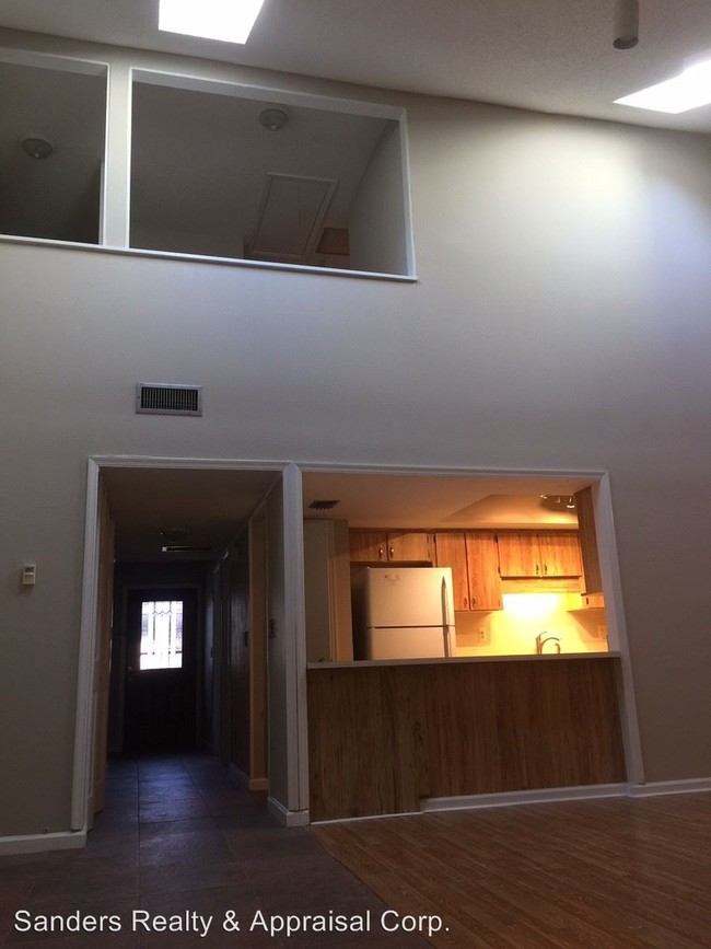 Building Photo - 3 br, 2 bath Apartment - 5308 Ridgewell Court