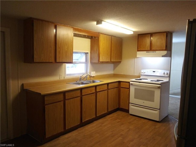 Building Photo - 12100 Hibiscus Dr