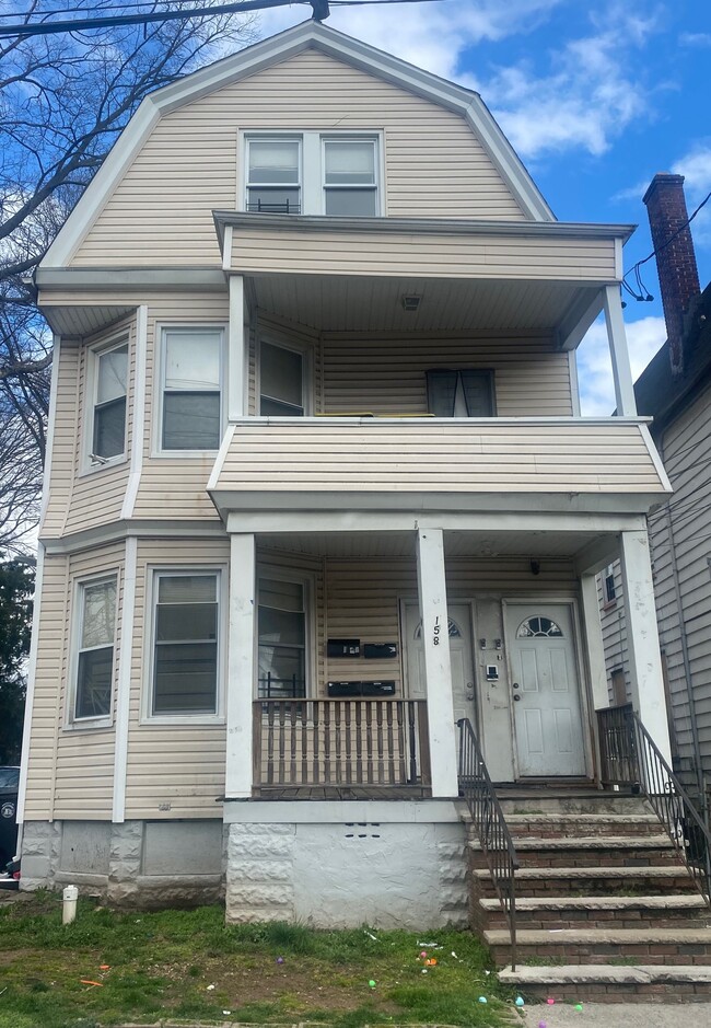 Building Photo - 158 Alexander St