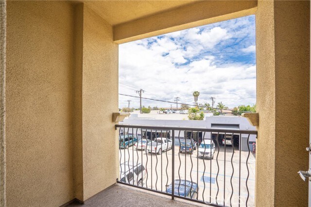 Foto del edificio - 10294 Artesia Blvd
