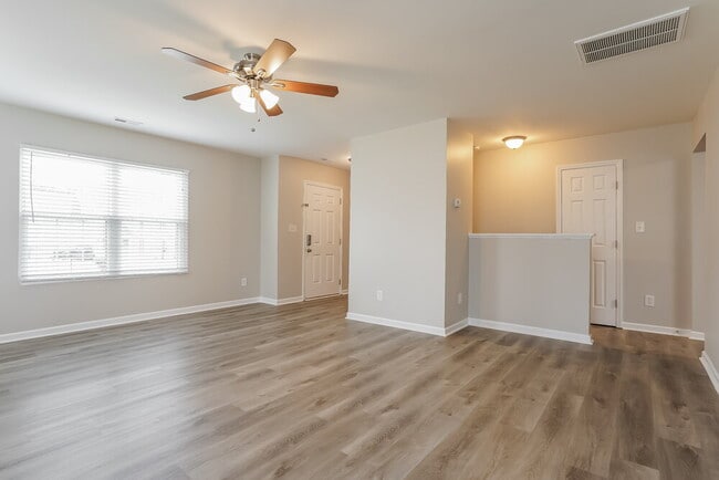 Foto del edificio - 3430 Ferdilah Ln